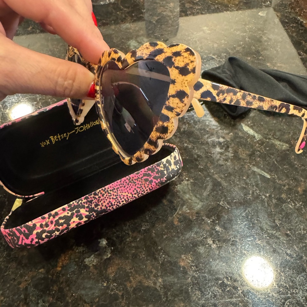 Betsey Johnson Leopard Print Sunglasses - Picture 2 of 16